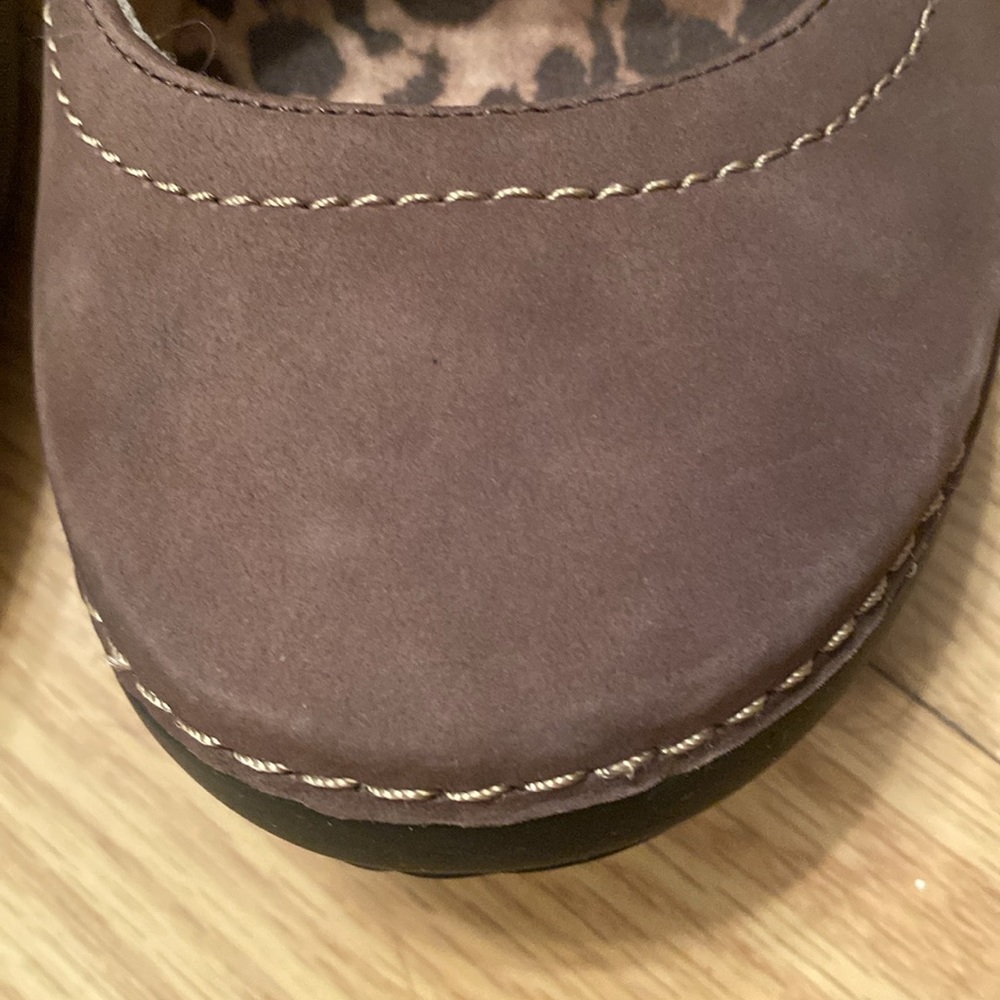 Preowned women’s suede leather Vionic shoes 10 Excellent - Picture 11 of 11